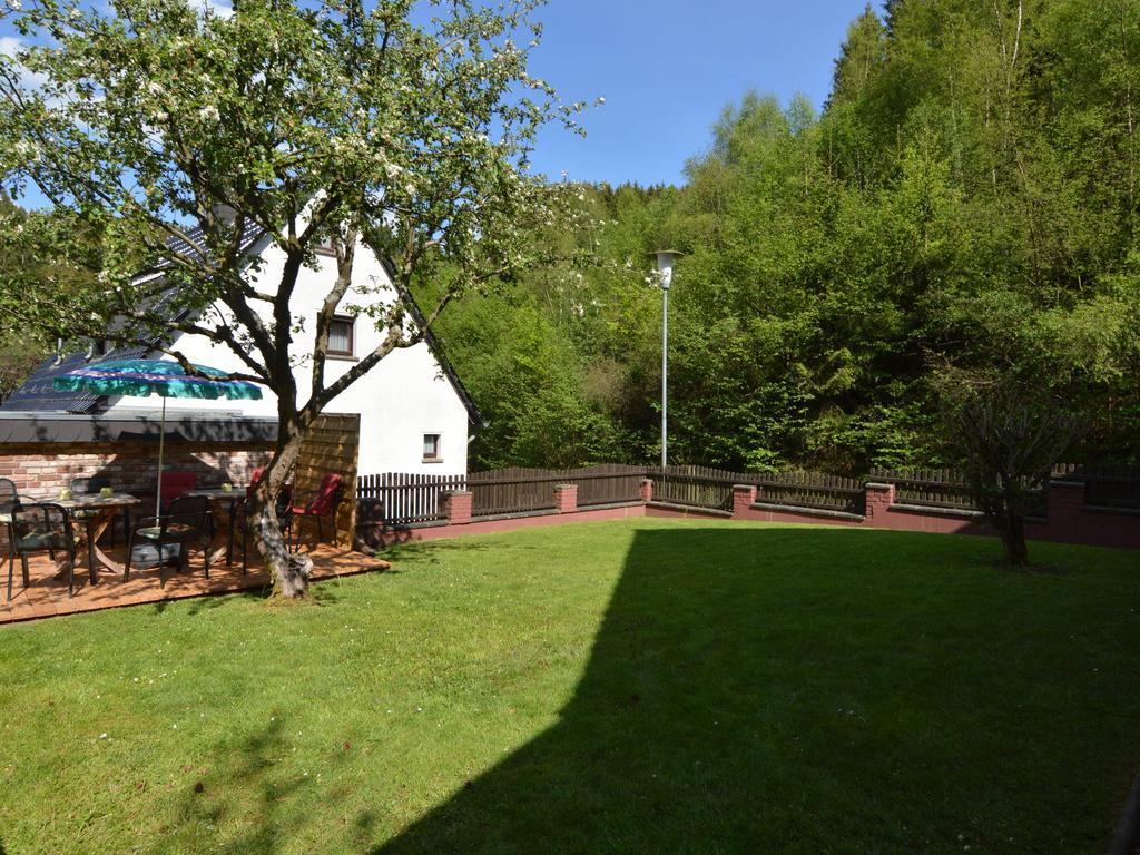 Holiday Home With Garden In Hellenthal Eifel Екстериор снимка